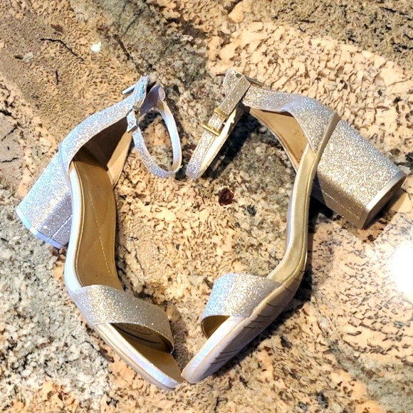 💕Kenneth Cole* Shoes - Picture 2 of 9